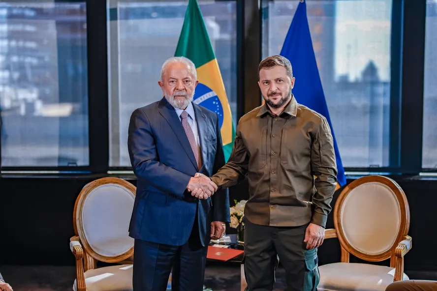 Ucrânia aceita proposta de Lula para atuar em favor da paz, diz assessor de Kiev